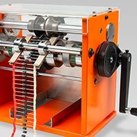 Preformadora manual para cortes de componentes axiais com kink na horizontal